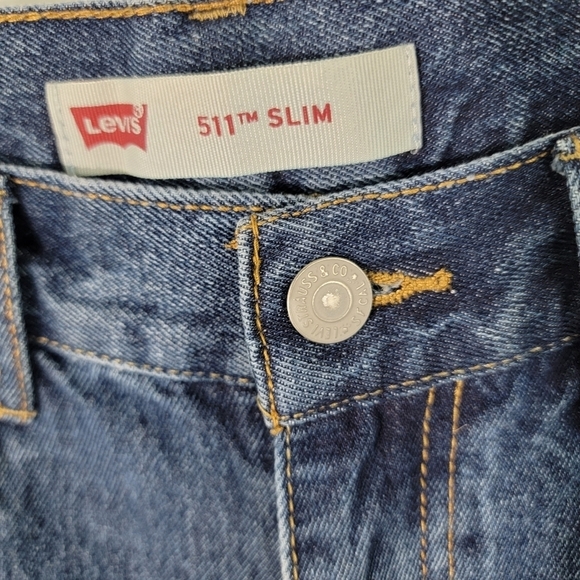 LEVIS 511 Slim Medium Wash Bermuda Denim Short Five Pockets Sz 16 Reg W28 - Picture 4 of 11